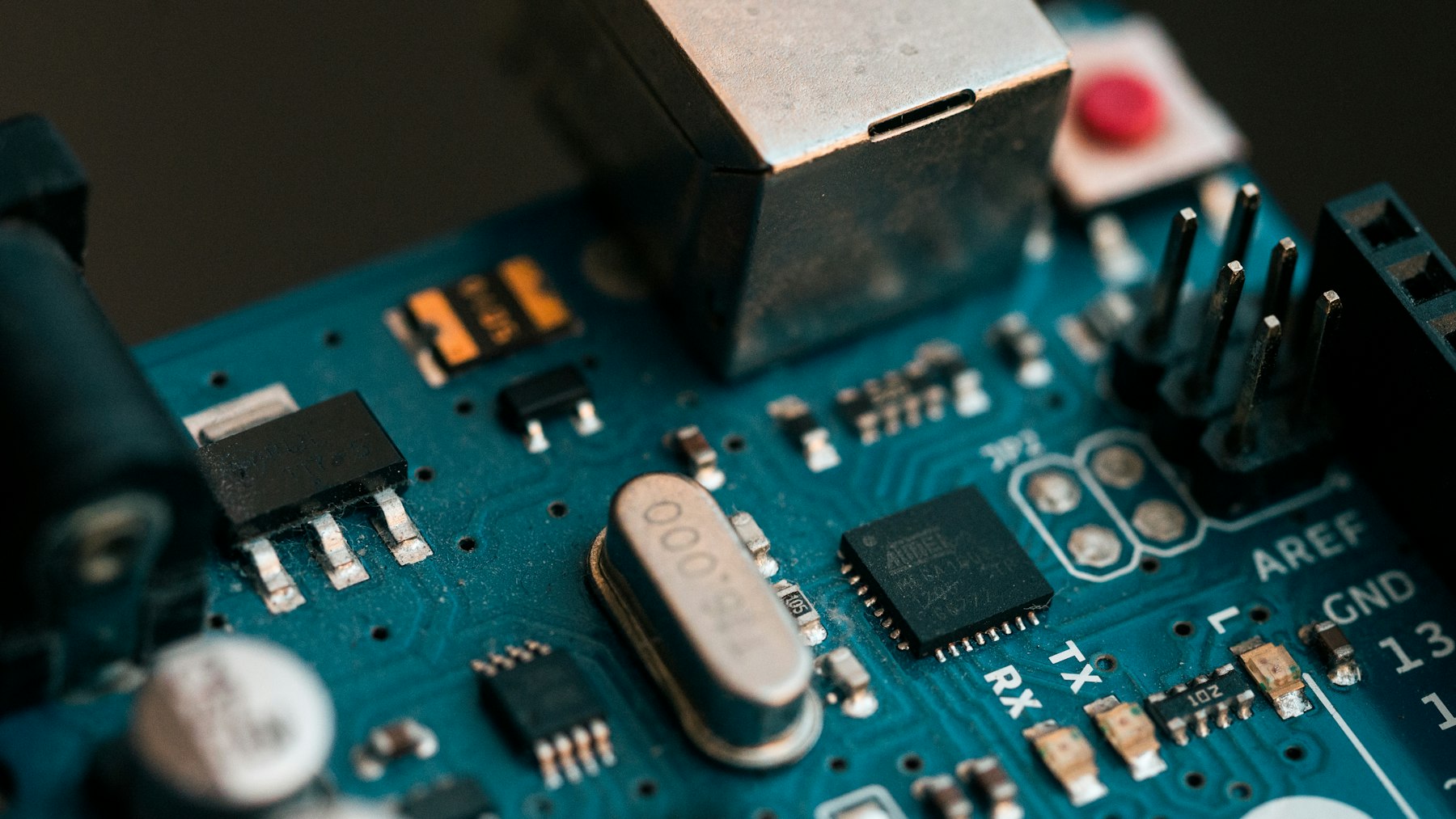 Elektronik ürün; estetik ile mühendislik disiplinin kavşağıdır.